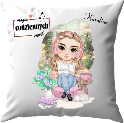 white-cushion-mockup-02