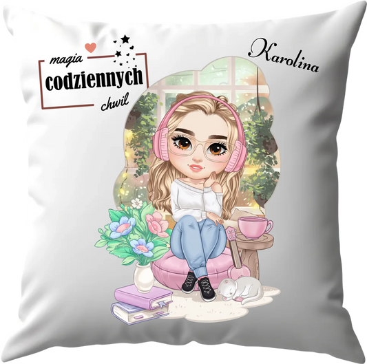 white-cushion-mockup-02